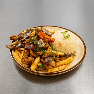 Pollo Saltado